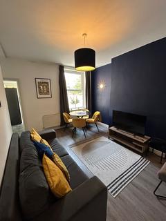 3 bedroom terraced house to rent, Jones Street, Salford M6