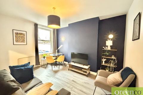 3 bedroom terraced house to rent, Jones Street, Salford M6