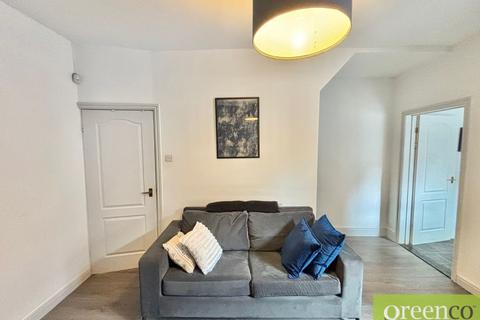 3 bedroom terraced house to rent, Jones Street, Salford M6