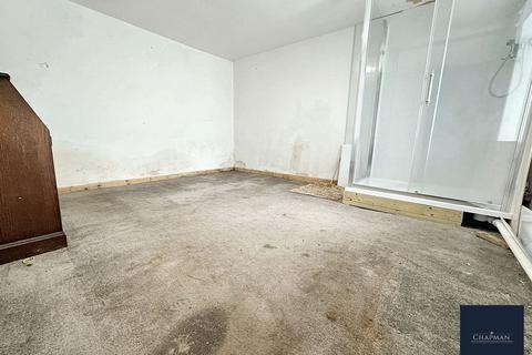 142 Miskin Road, Tonypandy, CF40 2QL