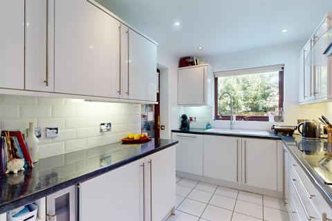 3 bedroom link detached house for sale, Stokenchurch Place, Bradwell Common, Milton Keynes