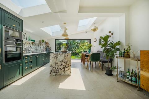 38 Windsor Road, Kingston Upon Thames, KT2 5EY