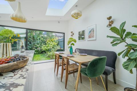 38 Windsor Road, Kingston Upon Thames, KT2 5EY