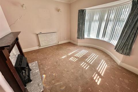 2 bedroom detached bungalow for sale, Dale Lane, Heckmondwike