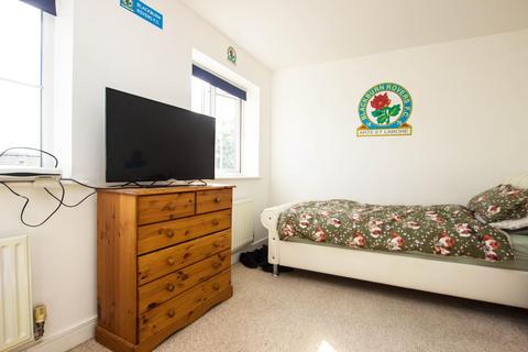 5 Ainsworth Close, Darwen, BB3 2UL