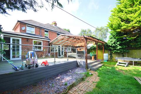 4 bedroom semi-detached house for sale, POPULAR SEMI-RURAL LOCATION * APSE HEATH