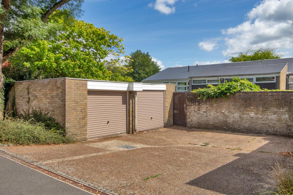Garage & Parking