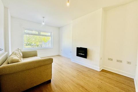 3 bedroom terraced house to rent, Ravenswood Crescent, Harrow