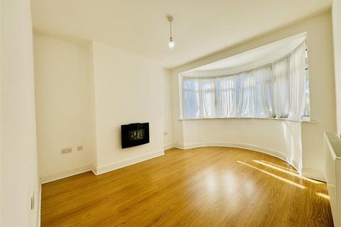 3 bedroom terraced house to rent, Ravenswood Crescent, Harrow