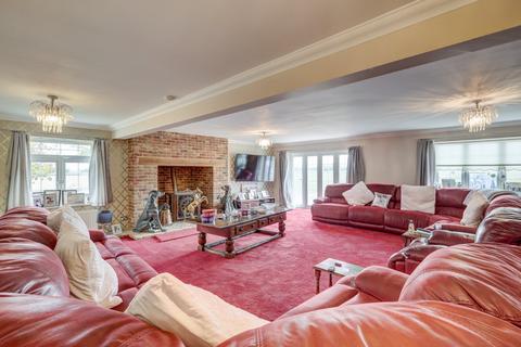 Lovedowns Lodge Barnhall Road, Salcott, Maldon, CM9 8HF