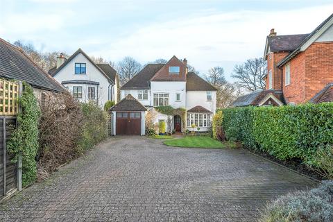 4 bedroom detached house for sale, Furzefield Crescent, Surrey RH2