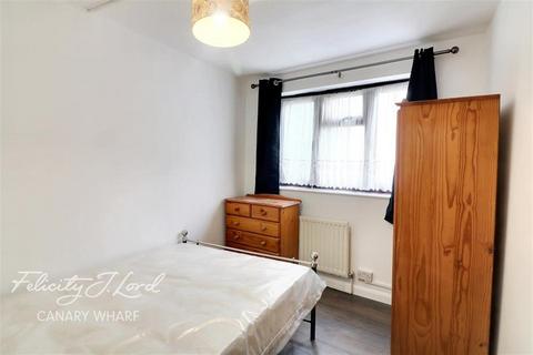 4 bedroom flat to rent, Wellspring Close, E14