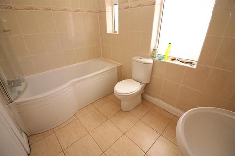 3 bedroom semi-detached bungalow for sale, East View, Wideopen, Newcastle Upon Tyne