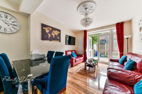 Flat 4, Stanborough House Empson Street, London, E3 3LY