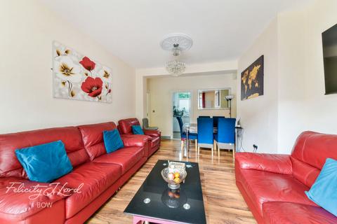 3 bedroom flat for sale, Empson Street, Bow, E3