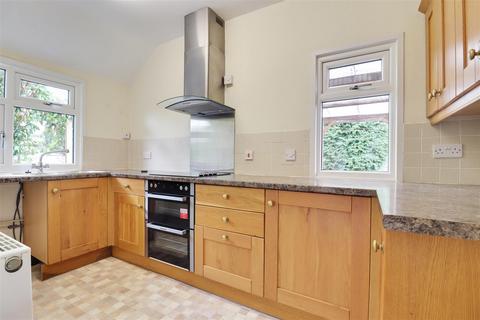 4 bedroom semi-detached house for sale, Beverley Road, Anlaby