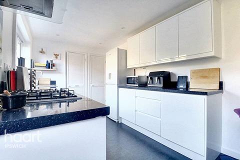 85 Sandpiper Road, Ipswich, IP2 9HT