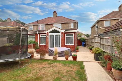 Monckton Avenue, Lowestoft