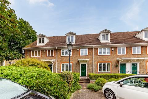 4 bedroom terraced house for sale, Holly Green, Weybridge, KT13