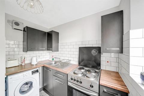 1 bedroom apartment for sale, Higham Station Avenue, London E4