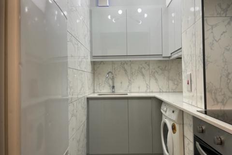 Studio to rent, Edgware Road, Marble Arch, W2