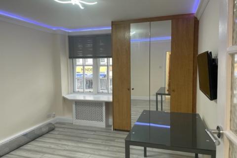 Studio to rent, Edgware Road, Marble Arch, W2