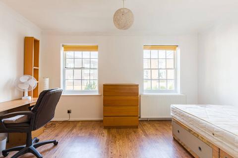 5 bedroom terraced house for sale, Handsworth Avenue, Highams Park, London, E4