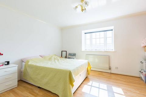 5 bedroom terraced house for sale, Handsworth Avenue, Highams Park, London, E4