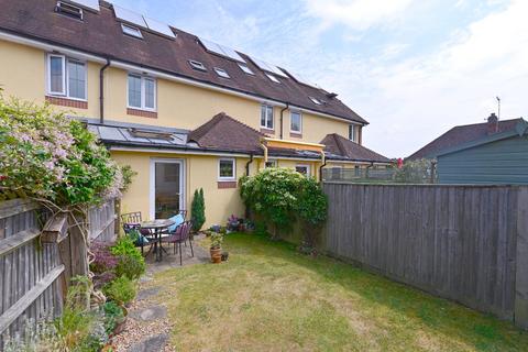 2 Cubitt Close, Farncombe, Godalming, GU7 3DW