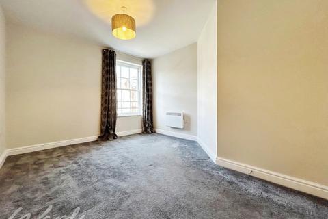 2 bedroom flat to rent, Merlon Court Bank Street TN9