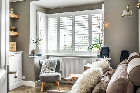 37 Chart Lane, Reigate, RH2 7DZ