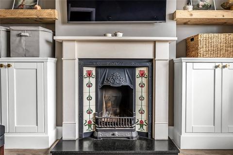 37 Chart Lane, Reigate, RH2 7DZ