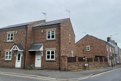 2 bedroom end of terrace house to rent, Harmire Close, Barnard Castle DL12