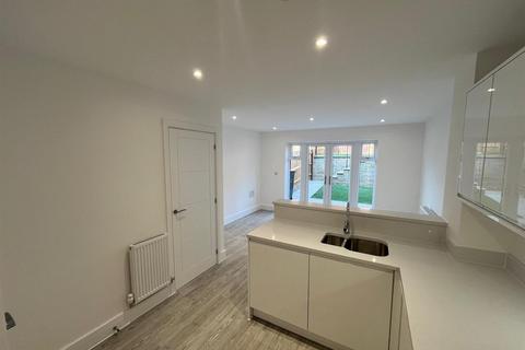 3 bedroom house to rent, Sika Gardens, Enfield