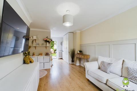 33 Cyprus Road, Hatch Warren, Basingstoke, RG22 4UY