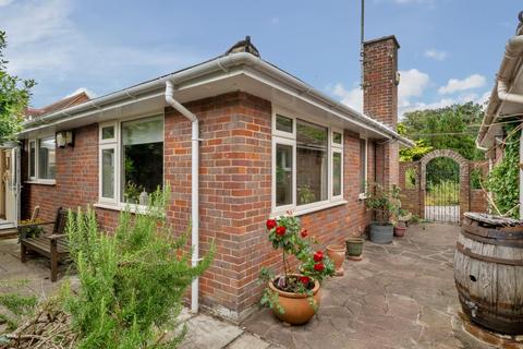 2 bedroom detached bungalow for sale, Upper Hartwell,  Aylesbury,  HP17