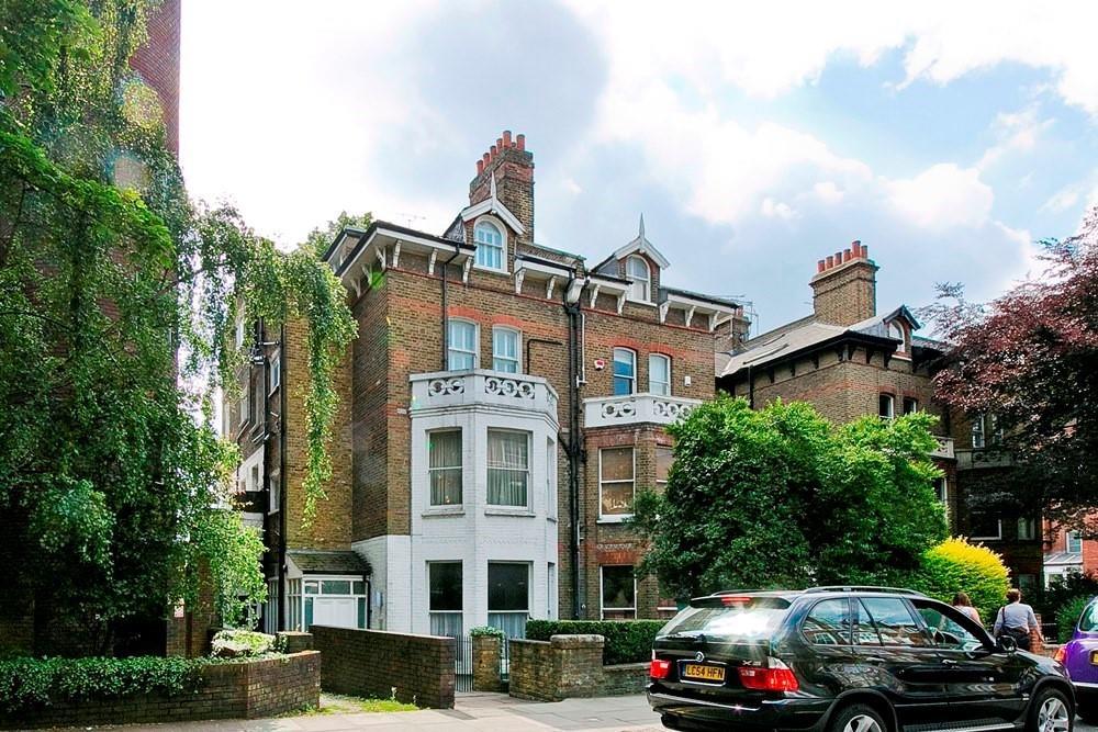 Fitzjohns Avenue, Hampstead NW3 2 bed flat to rent £2,950 pcm (£681 pw)