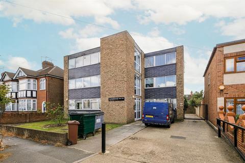 2 bedroom ground floor flat for sale, Marlborough Road, Chingford