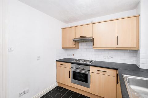 2 bedroom ground floor flat for sale, Marlborough Road, Chingford