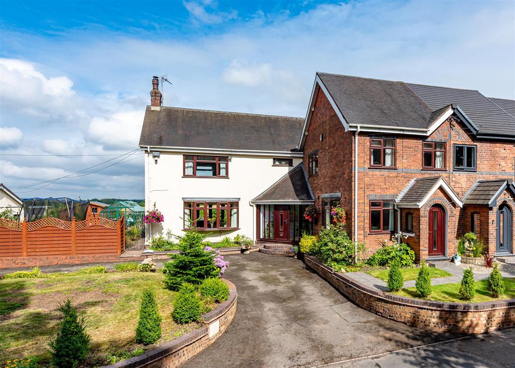 Woodbank Cottage Front 1.jpg