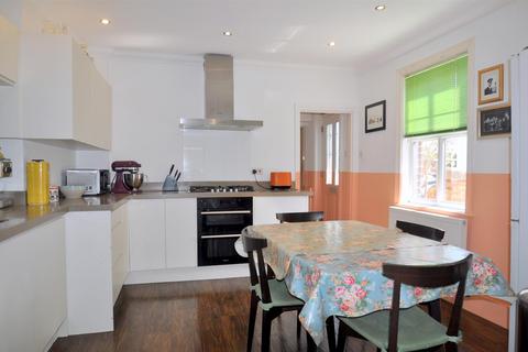 3 bedroom end of terrace house for sale, Vicarage Lane, Old Town, Eastbourne