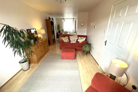 2 bedroom house for sale, Spindle Tree Court, Pinehurst, Swindon