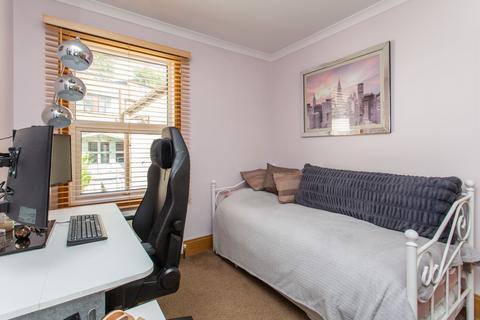 22 Mayfield Avenue, Dover, CT16 2PJ