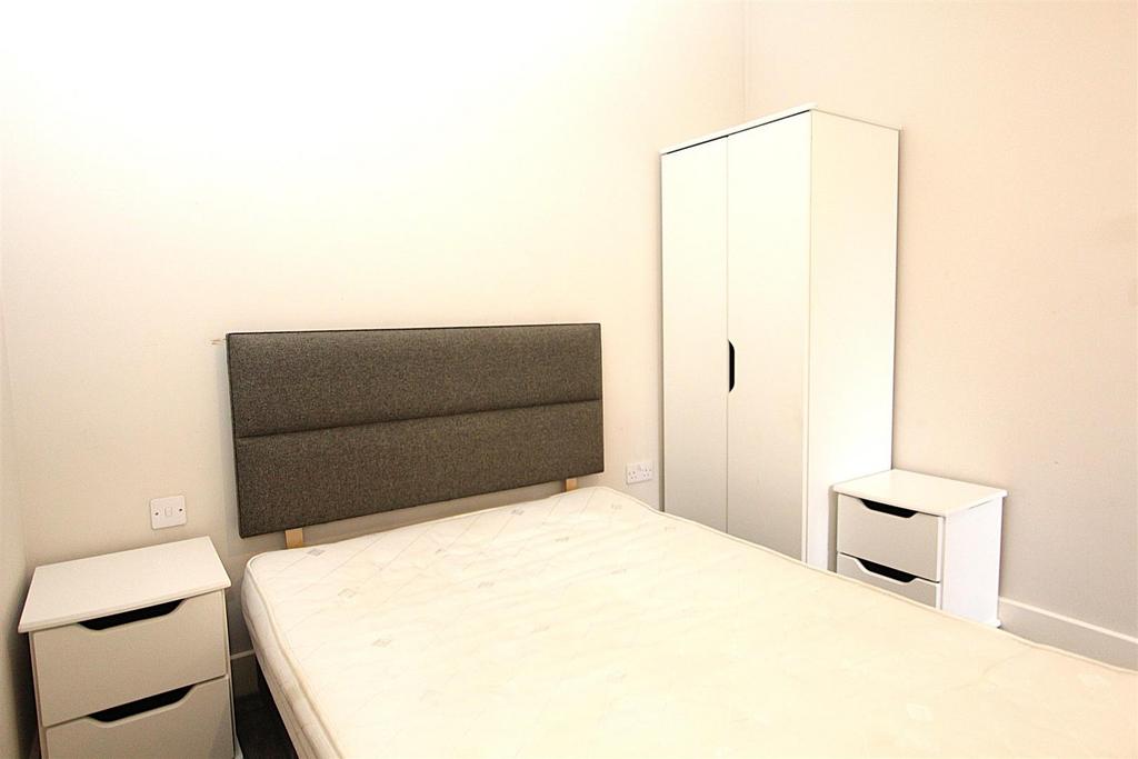 Bedroom 2.JPG