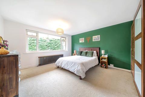 15, Graham Court Eastcote Lane, Northolt, UB5 4HT