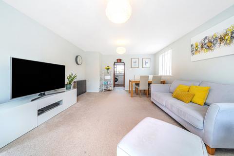 15, Graham Court Eastcote Lane, Northolt, UB5 4HT