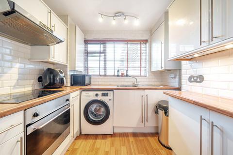 15, Graham Court Eastcote Lane, Northolt, UB5 4HT