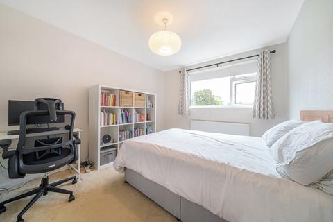 15, Graham Court Eastcote Lane, Northolt, UB5 4HT