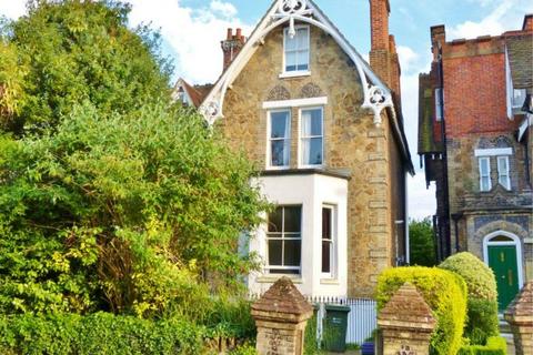1 bedroom flat to rent, Epsom Road, Guildford GU1