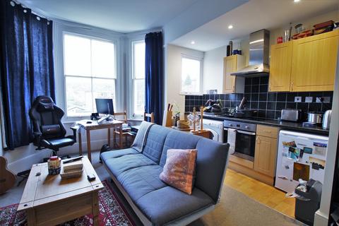 1 bedroom flat to rent, Epsom Road, Guildford GU1